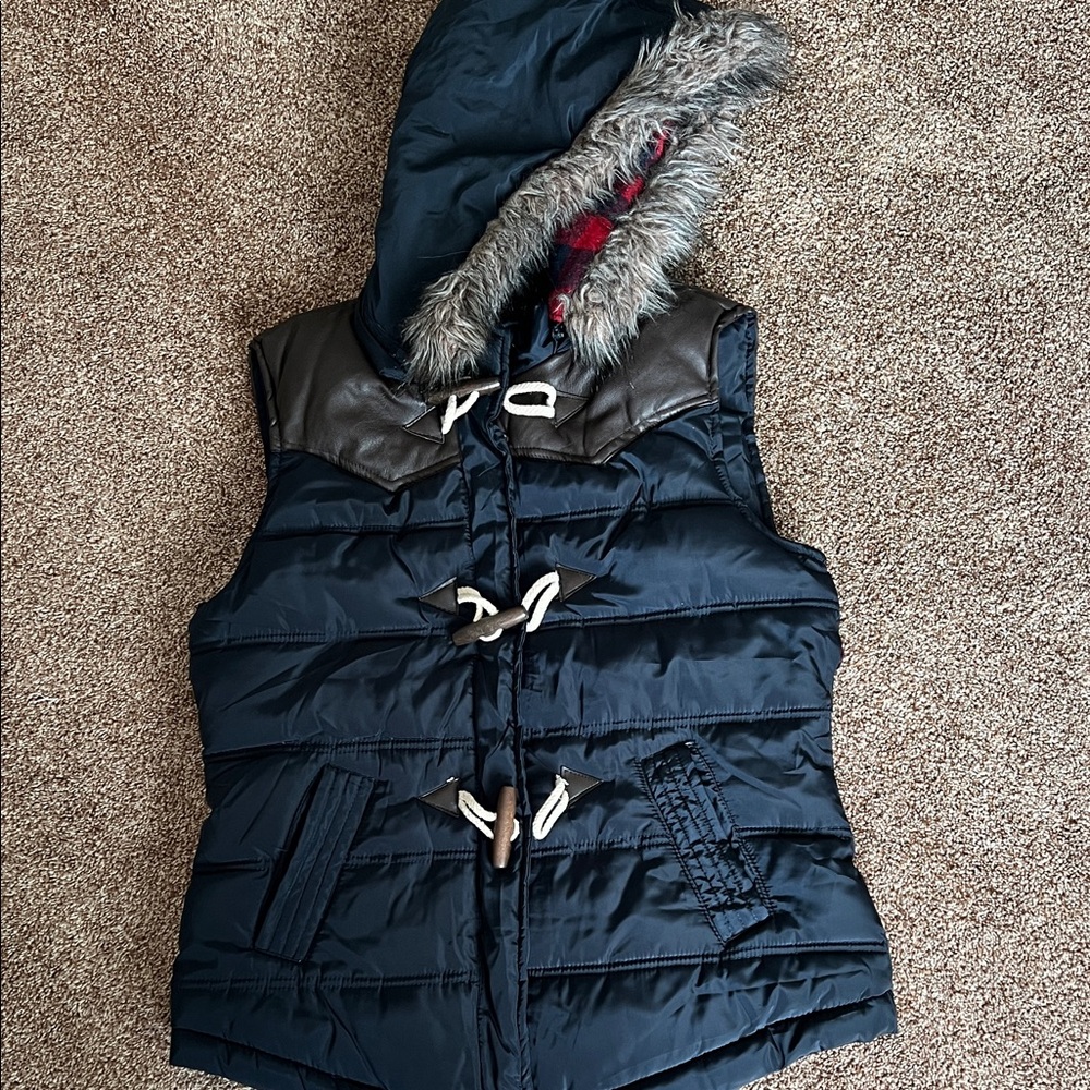 3/20$ Navy Blue Women’s Hooded Puffer Vest with Faux Fur Trim